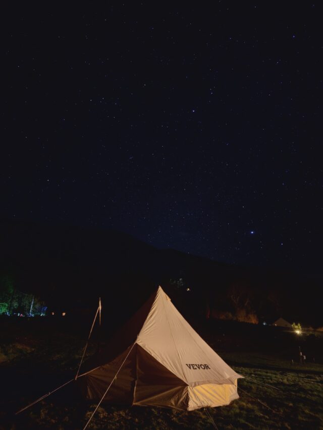 Stars and tent cae du